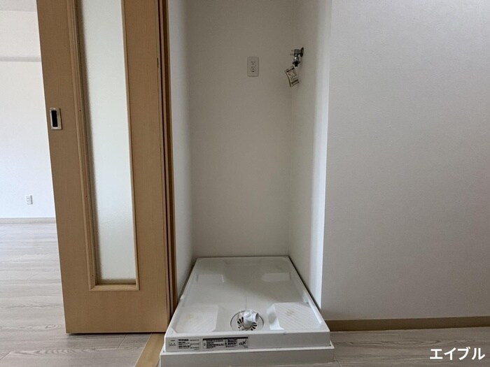 物件内観写真14　(洗濯機置場)