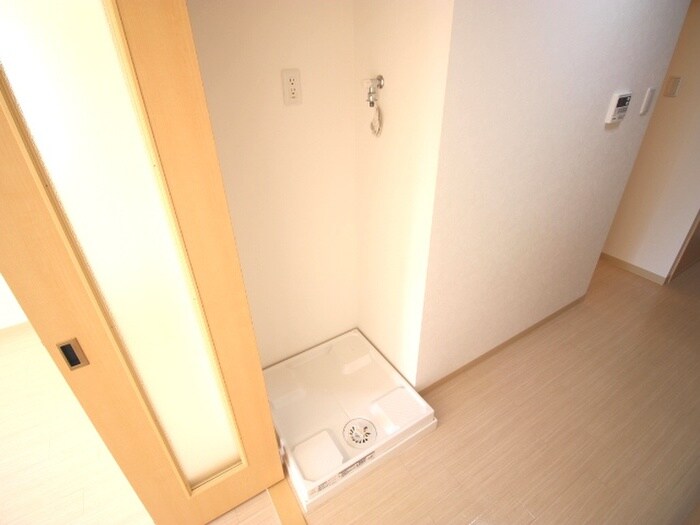 物件内観写真14　(洗濯機置場)