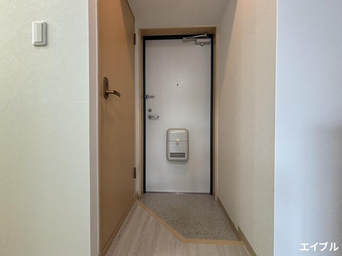 物件内観写真15　(玄関)