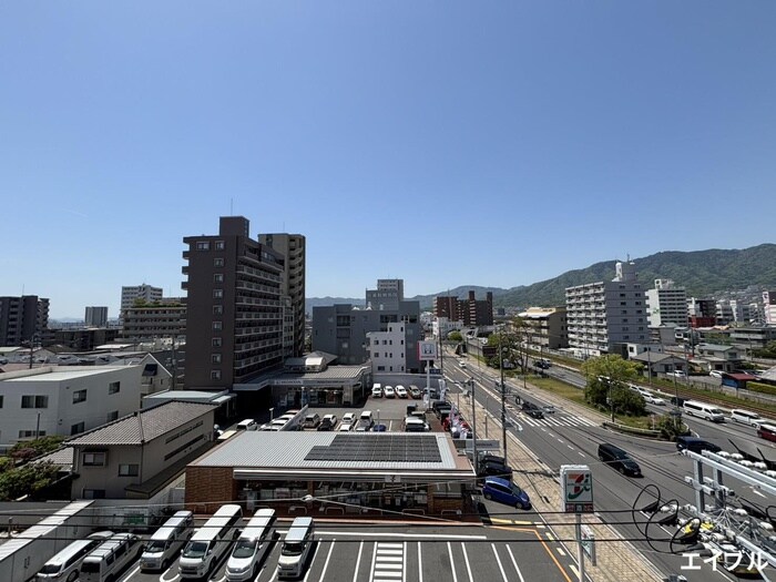 物件内観写真18　(室内からの展望)