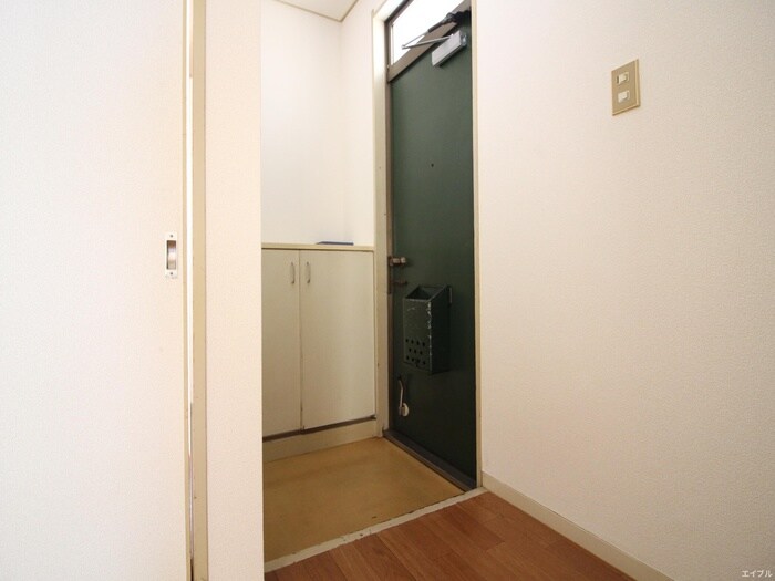物件内観写真18　(玄関)