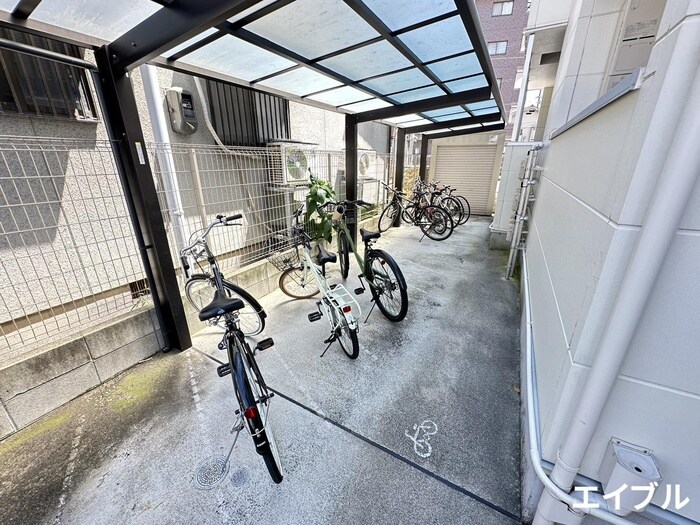 物件外観写真4　(駐輪場)