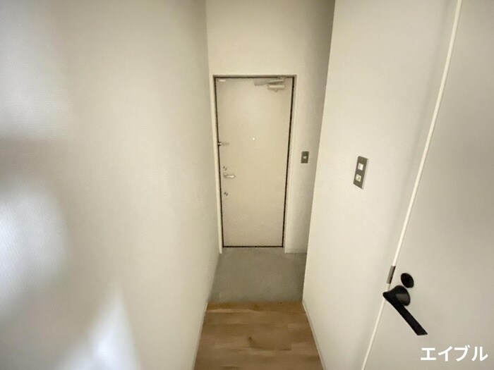 物件内観写真13　(玄関)