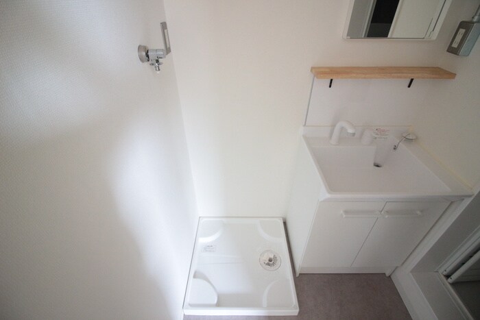 物件内観写真17　(洗濯機置場)