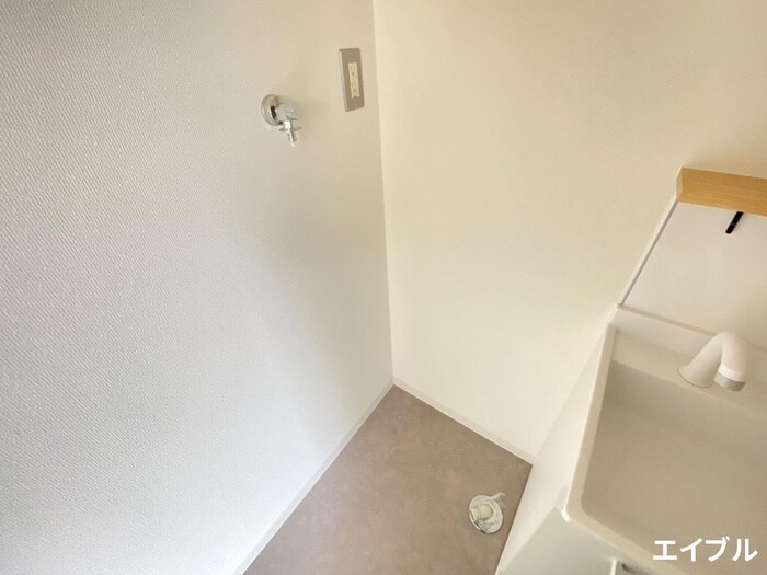 物件内観写真17　(洗濯機置場)