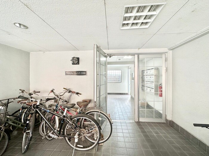 物件外観写真4　(駐輪場)