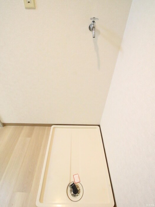 物件内観写真11　(洗濯機置場)