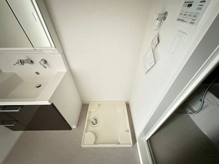 物件内観写真12　(洗濯機置場)