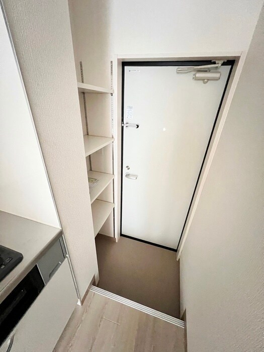 物件内観写真13　(玄関)