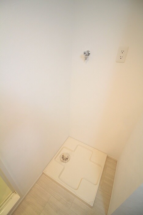 物件内観写真12　(洗濯機置場)