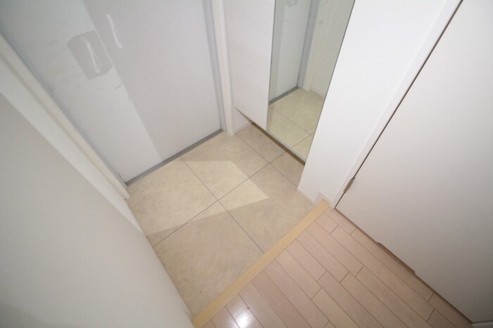 物件内観写真13　(玄関)