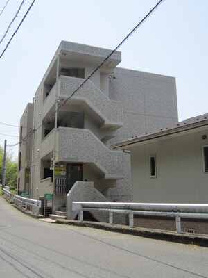 己斐上タウンA棟外観写真