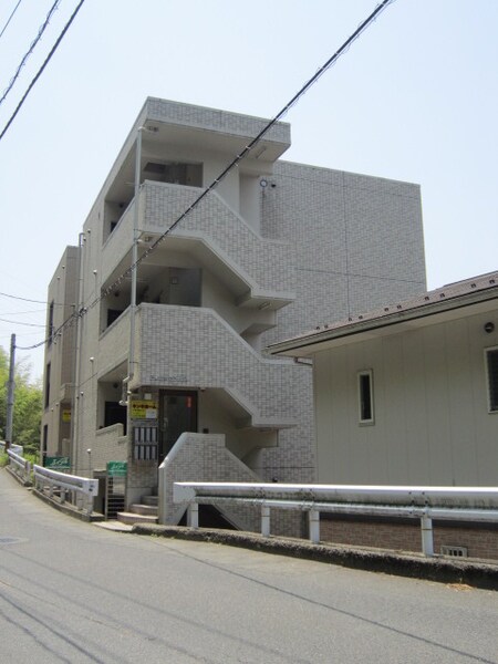 己斐上タウンA棟外観写真