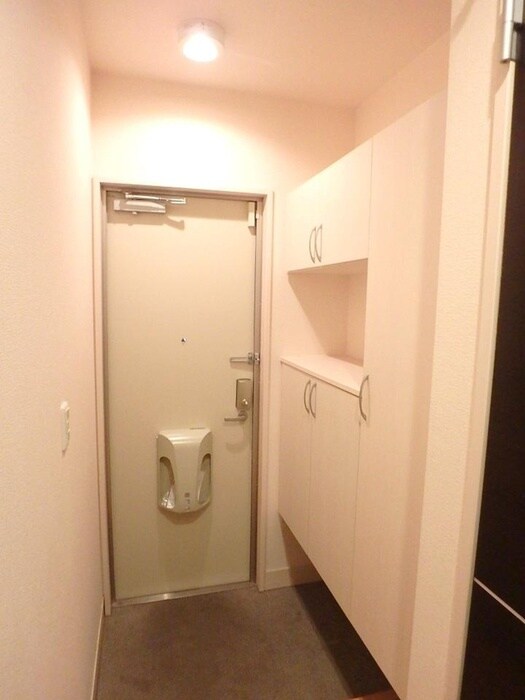 物件内観写真11　(玄関)