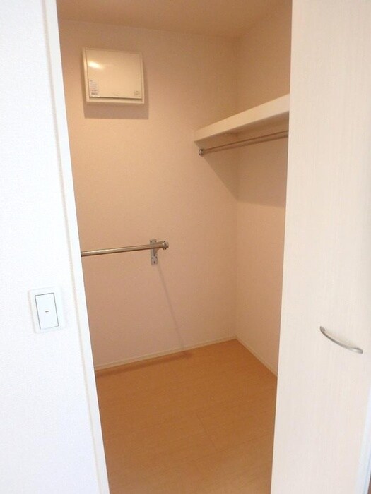物件内観写真12　(収納)