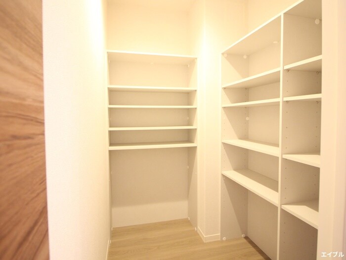 物件内観写真22　(収納)