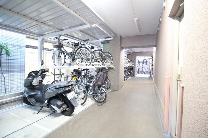 物件外観写真3　(駐輪場)