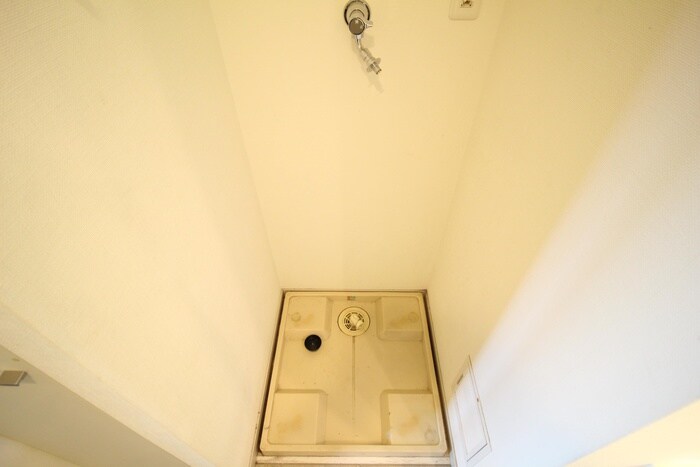 物件内観写真12　(洗濯機置場)