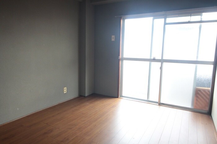 物件内観写真2　(居室)