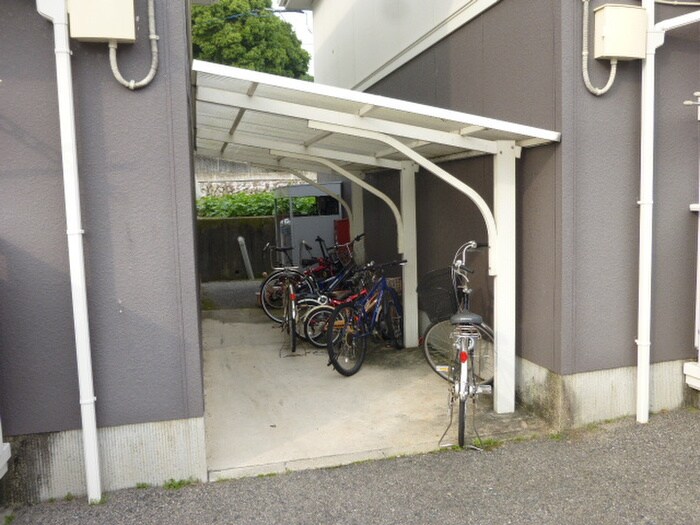 物件外観写真5　(駐輪場)
