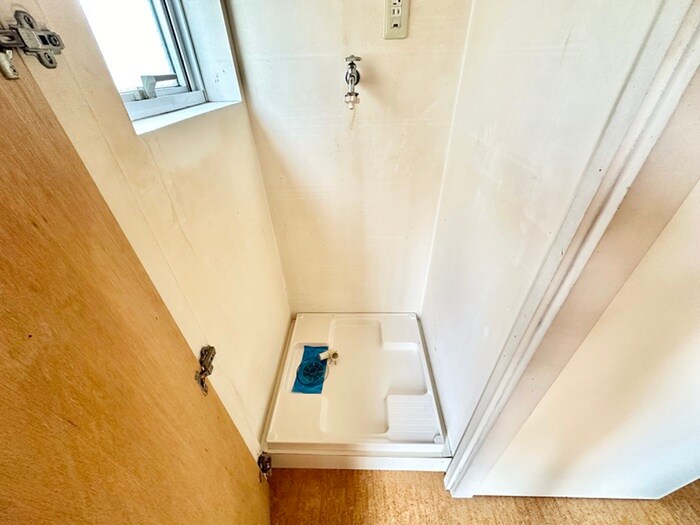 物件内観写真12　(洗濯機置場)