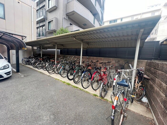 物件外観写真4　(駐輪場)