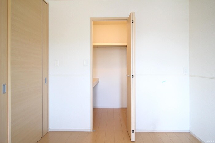 物件内観写真12　(収納)