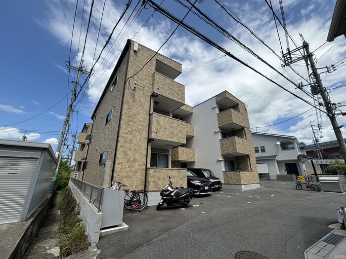 物件外観写真3　(駐輪場)