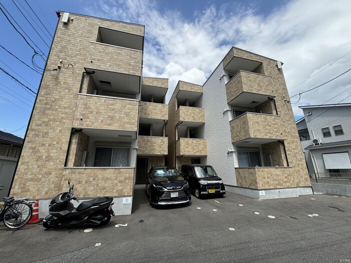 物件外観写真4　(駐車場)