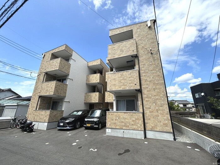 物件外観写真5　(駐車場)