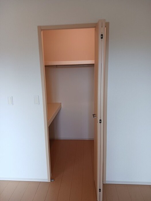 物件内観写真12　(収納)