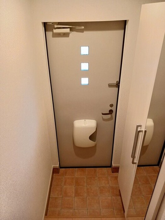 物件内観写真14　(玄関)