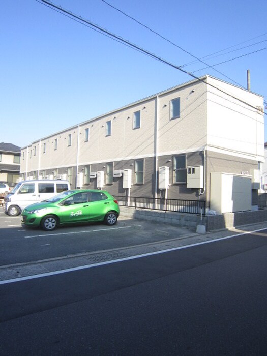 物件外観写真3　(駐車場)