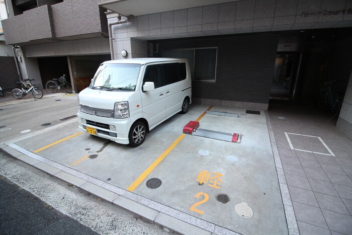 物件外観写真5　(駐車場)