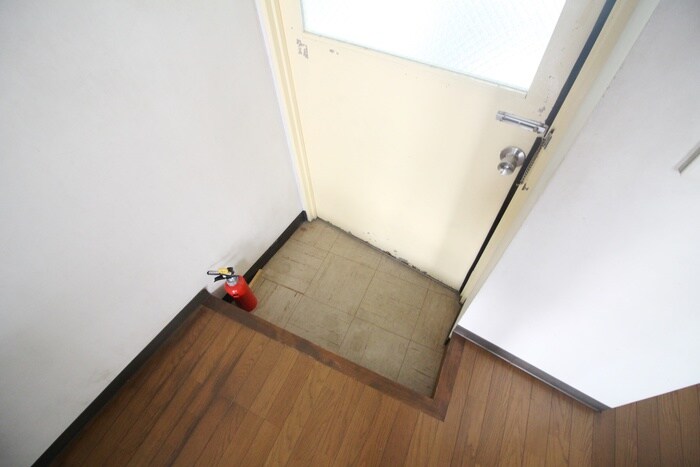 物件内観写真13　(玄関)