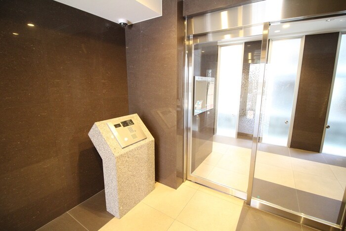 物件外観写真5　(エントランス部分)