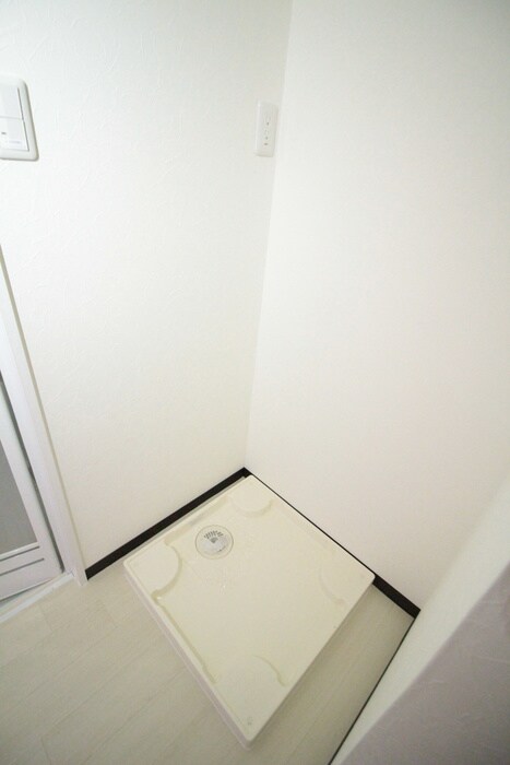 物件内観写真12　(洗濯機置場)