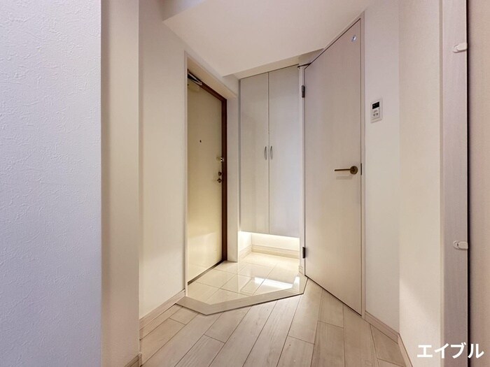 物件内観写真13　(玄関)