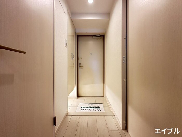 物件内観写真13　(玄関)