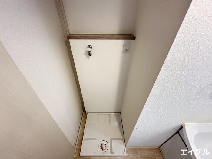 物件内観写真17　(洗濯機置場)