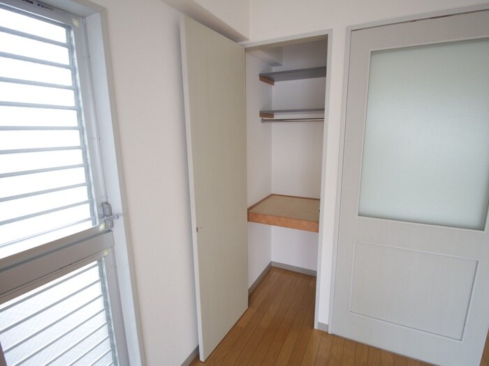 物件内観写真16　(収納)