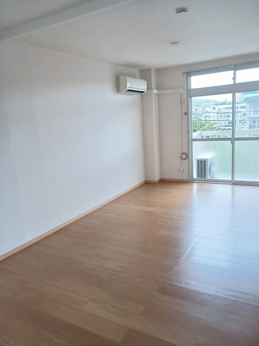 物件内観写真6　(居室)