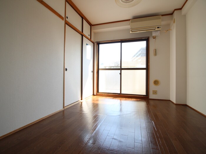 物件内観写真4　(居室)