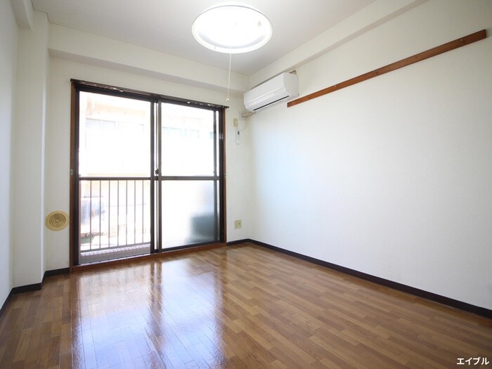 物件内観写真4　(居室)