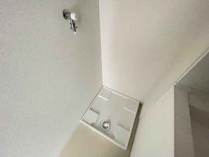 物件内観写真16　(洗濯機置場)