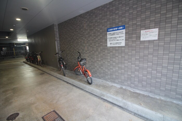 物件外観写真5　(駐輪場)