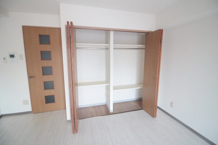 物件内観写真12　(収納)