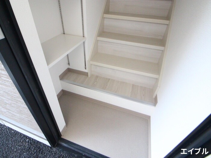 物件内観写真17　(玄関)