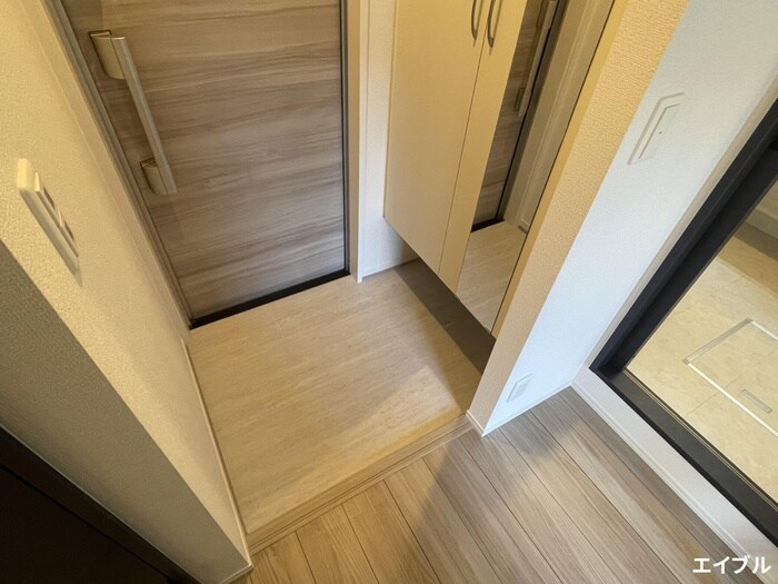 物件内観写真17　(玄関)