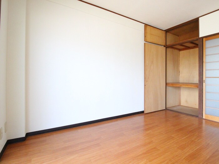 物件内観写真6　(居室)